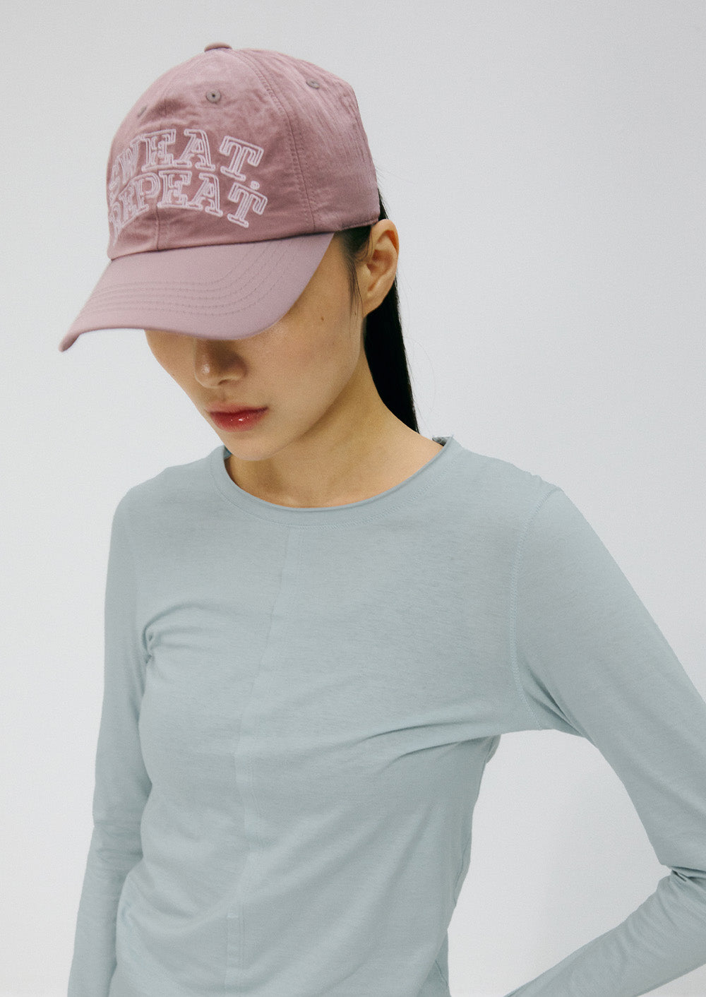 GRAYISH PINK