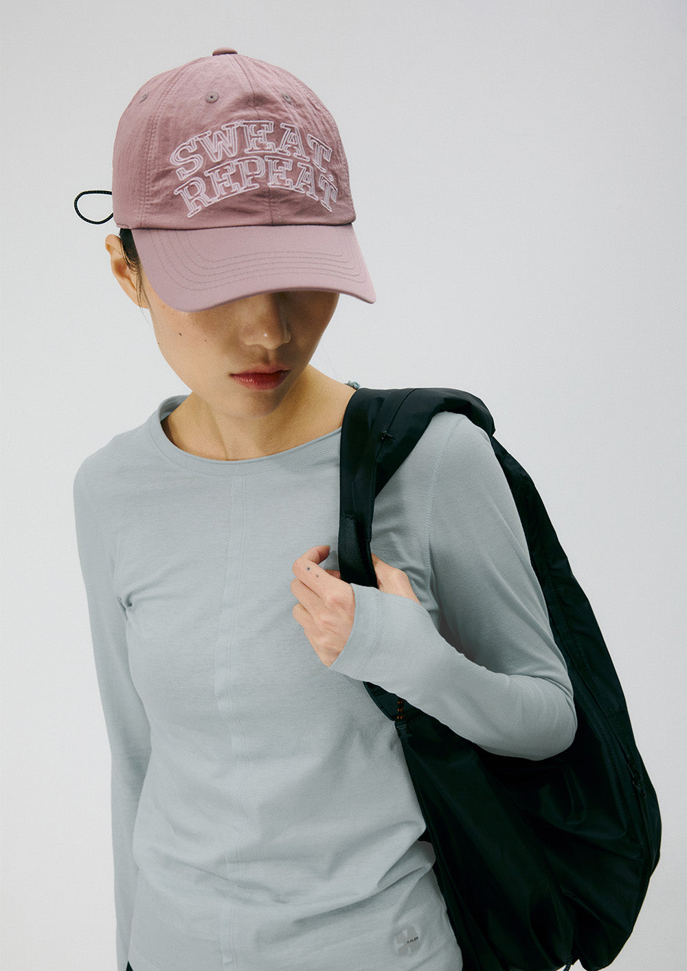 GRAYISH PINK